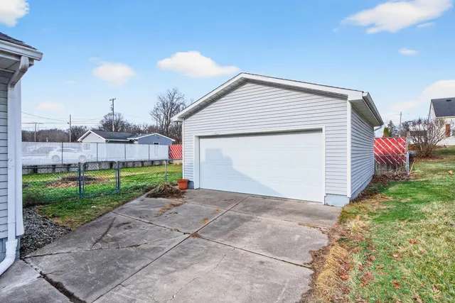 $169,900 | 430 Peacock Walk, Jackson, MI 49202