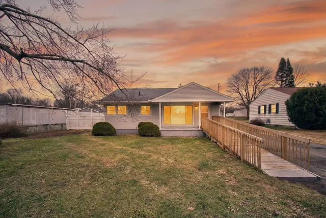 $169,900 | 430 Peacock Walk, Jackson, MI 49202