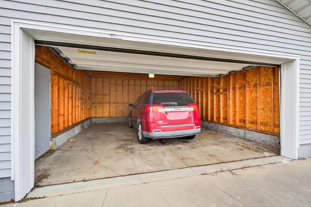 $169,900 | 430 Peacock Walk, Jackson, MI 49202