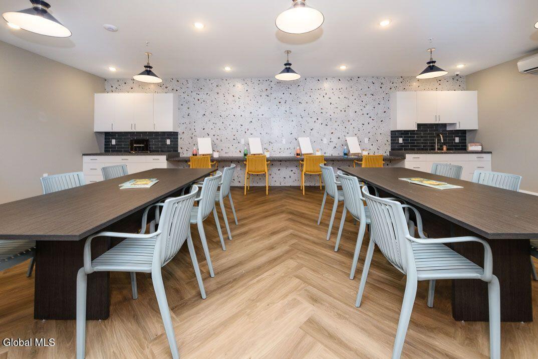 6051 State Farm Road, Unit 120 Guilderland, NY 12084 - Photo 20 of 24 BiS4d3uI