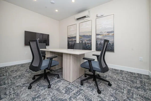 $2,475 | 6051 State Farm Road, Unit 120, Guilderland, NY 12084