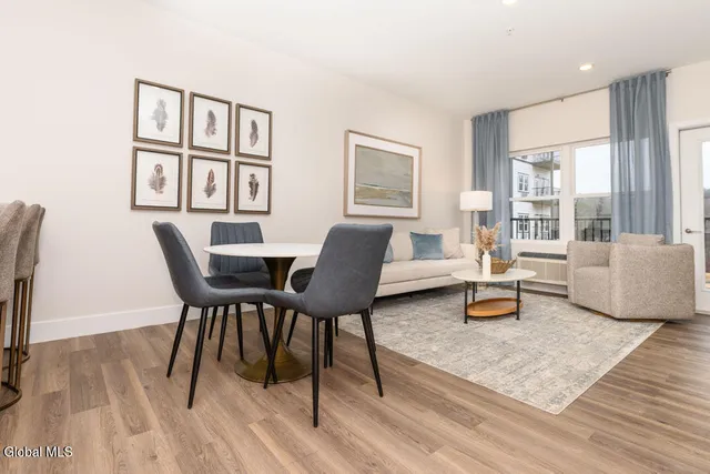 $2,475 | 6051 State Farm Road, Unit 120, Guilderland, NY 12084