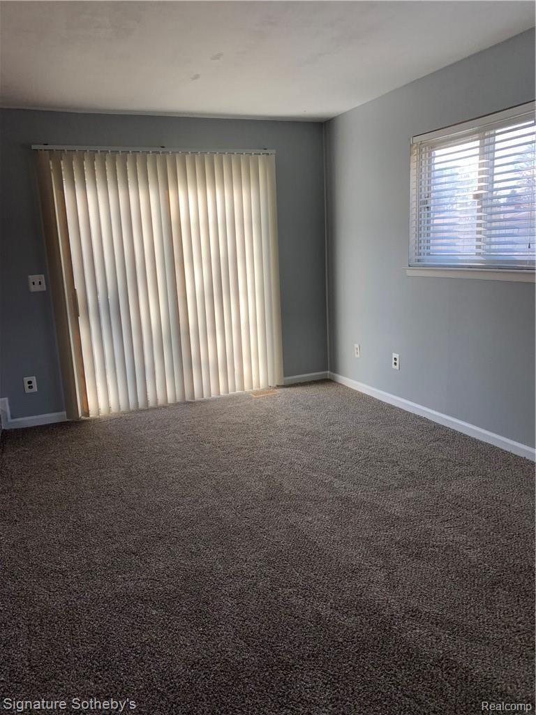 19451 Merriman Road Livonia, MI 48152 - Photo 9 of 21 Family Room