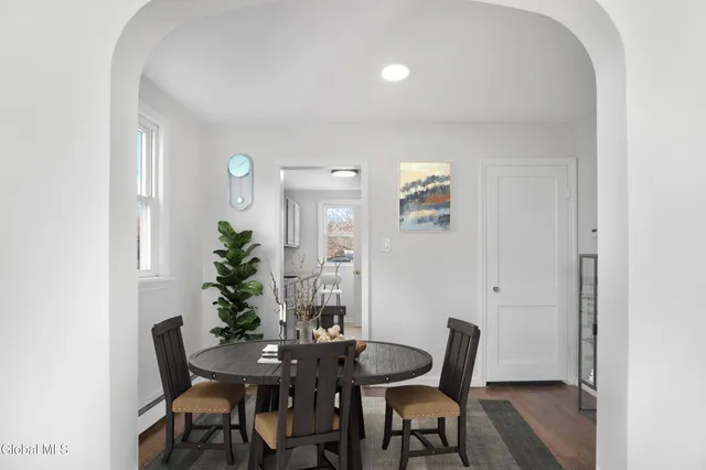 $249,999 | 1264 Floral Avenue, Rotterdam, NY 12306