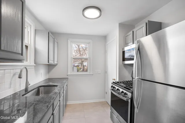 $249,999 | 1264 Floral Avenue, Rotterdam, NY 12306