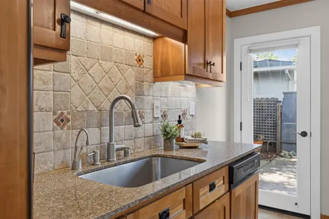 $1,049,000 | 4621 Crestwood Way, Sacramento, CA 95822