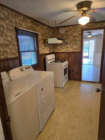 $314,000 | 2 Pawcatuck Avenue, Stonington, CT 06379