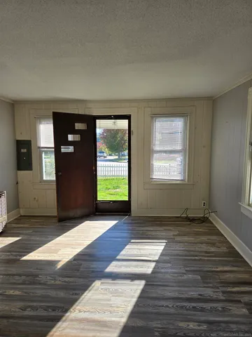 $314,000 | 2 Pawcatuck Avenue, Stonington, CT 06379