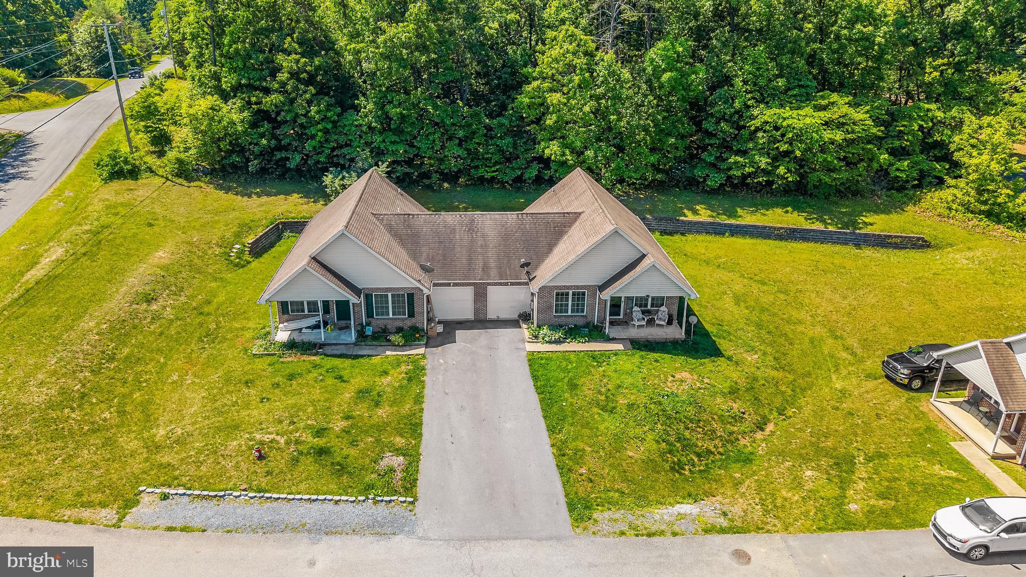 11 Galbus Court Falling Waters, WV 25419 - Photo 4 of 27