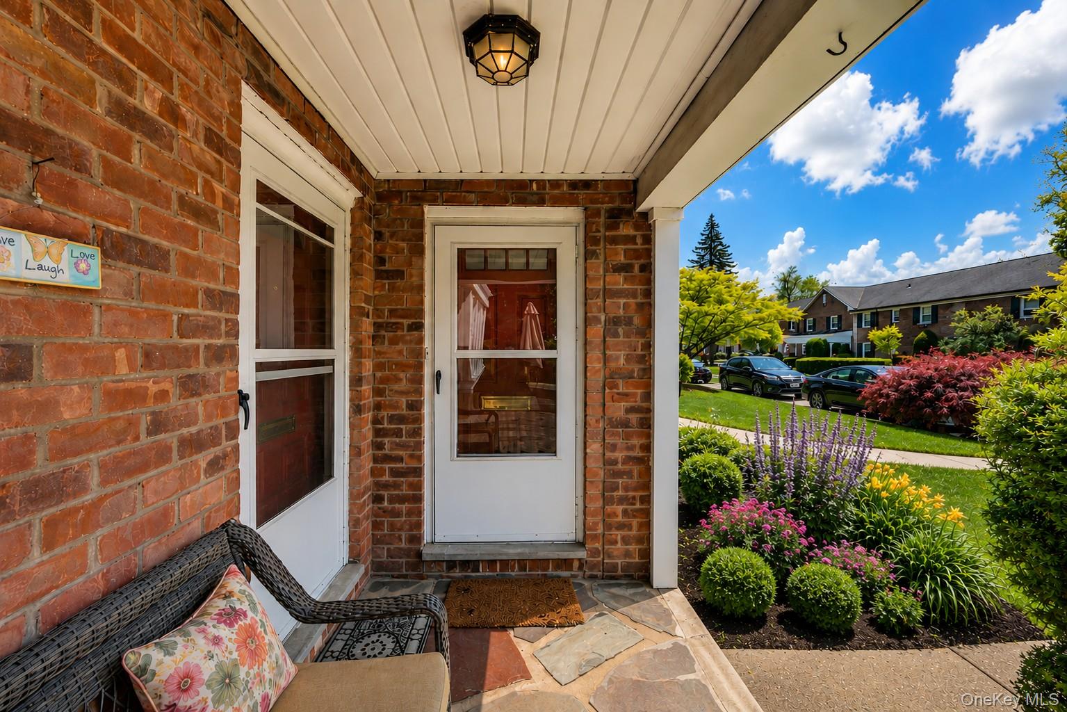 45 Robins Crescent, Unit 45 New Rochelle, NY 10801 - Photo 1 of 16 Gallery Image 1