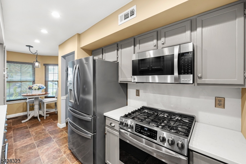 8 Delaware Lane Somerville, NJ 08876 - Photo 11 of 40