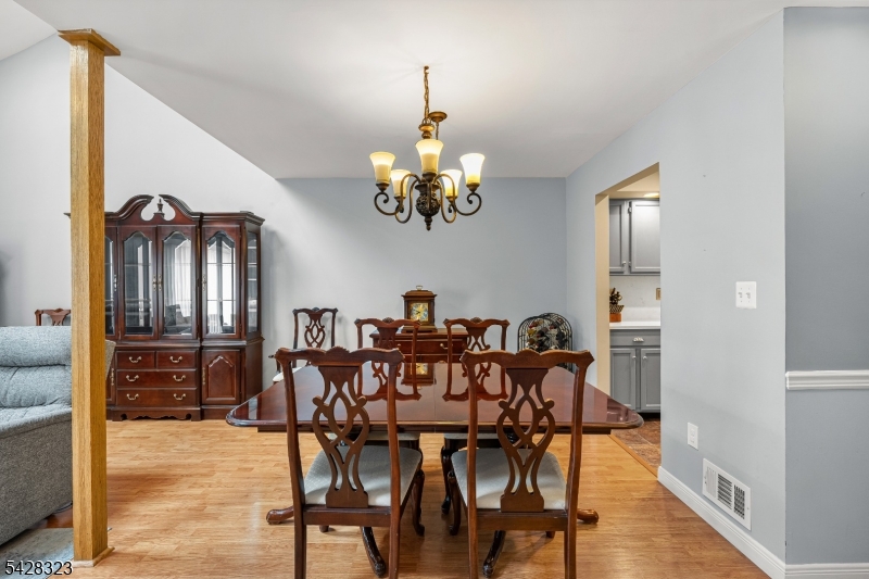 8 Delaware Lane Somerville, NJ 08876 - Photo 12 of 40