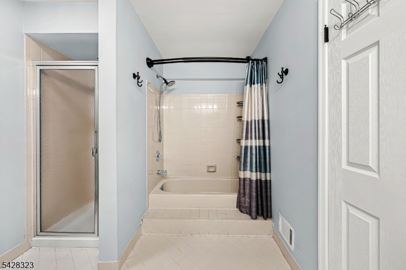 8 Delaware Lane Somerville, NJ 08876 - Photo 23 of 40