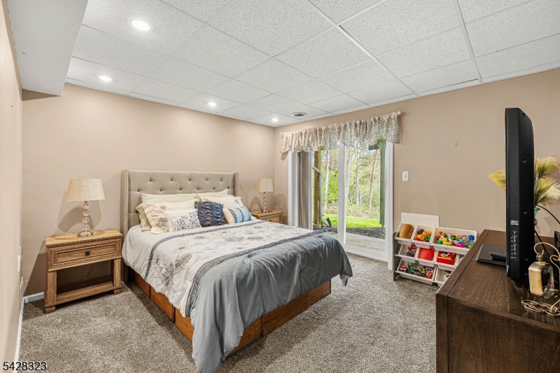 8 Delaware Lane Somerville, NJ 08876 - Photo 33 of 40