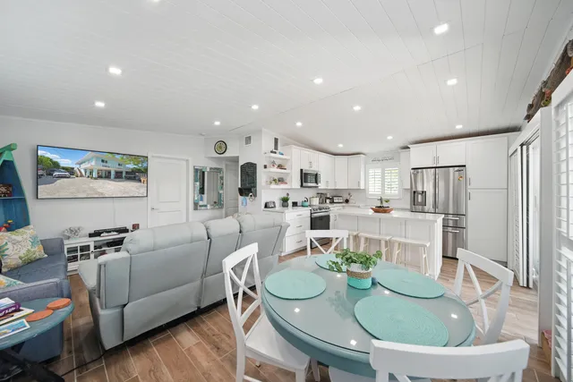 $3,800 | 95401 Overseas Highway, Key Largo, FL 33037