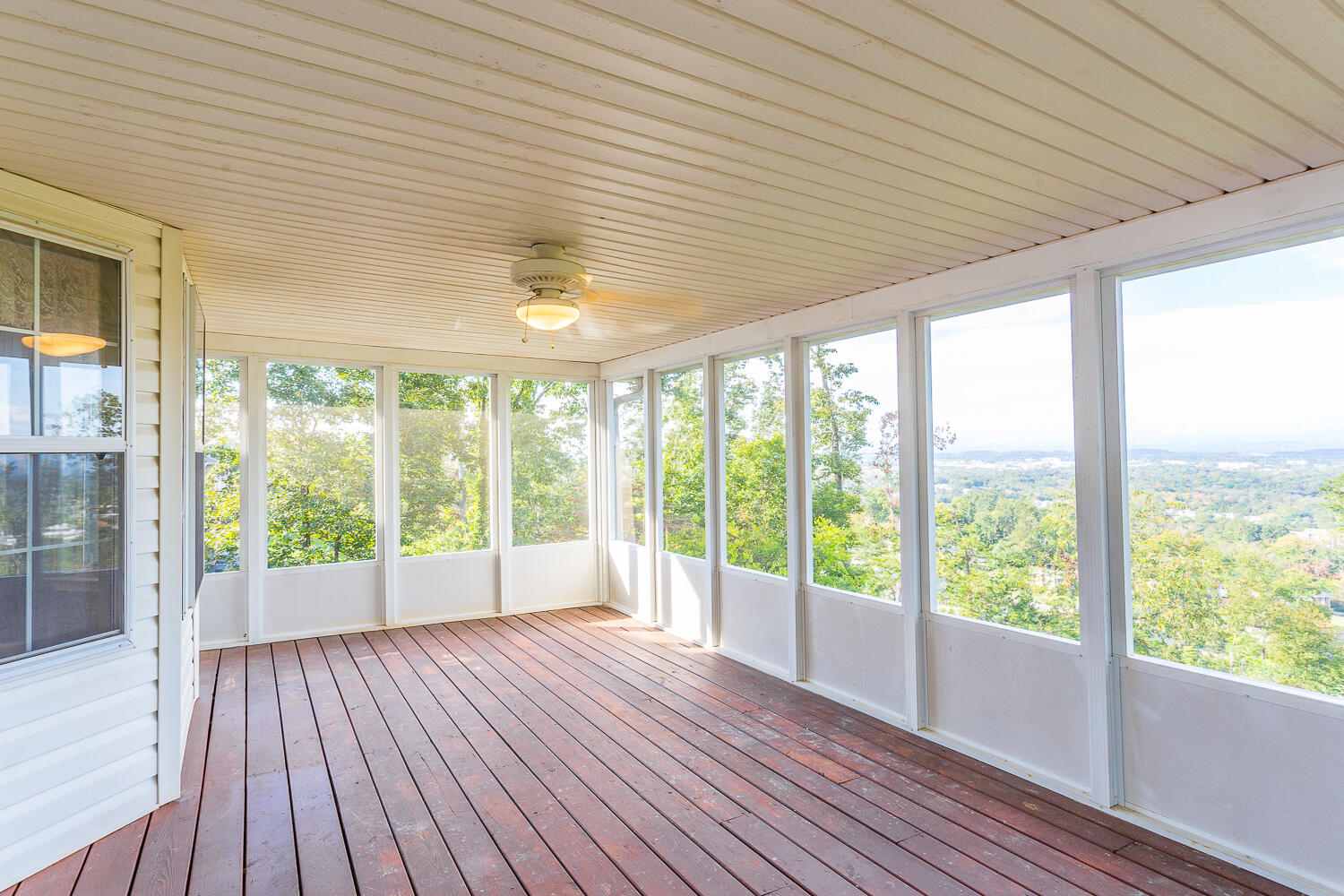 4011 Brock Road Chattanooga, TN 37421 - Photo 13 of 38 screened porch off kitchen