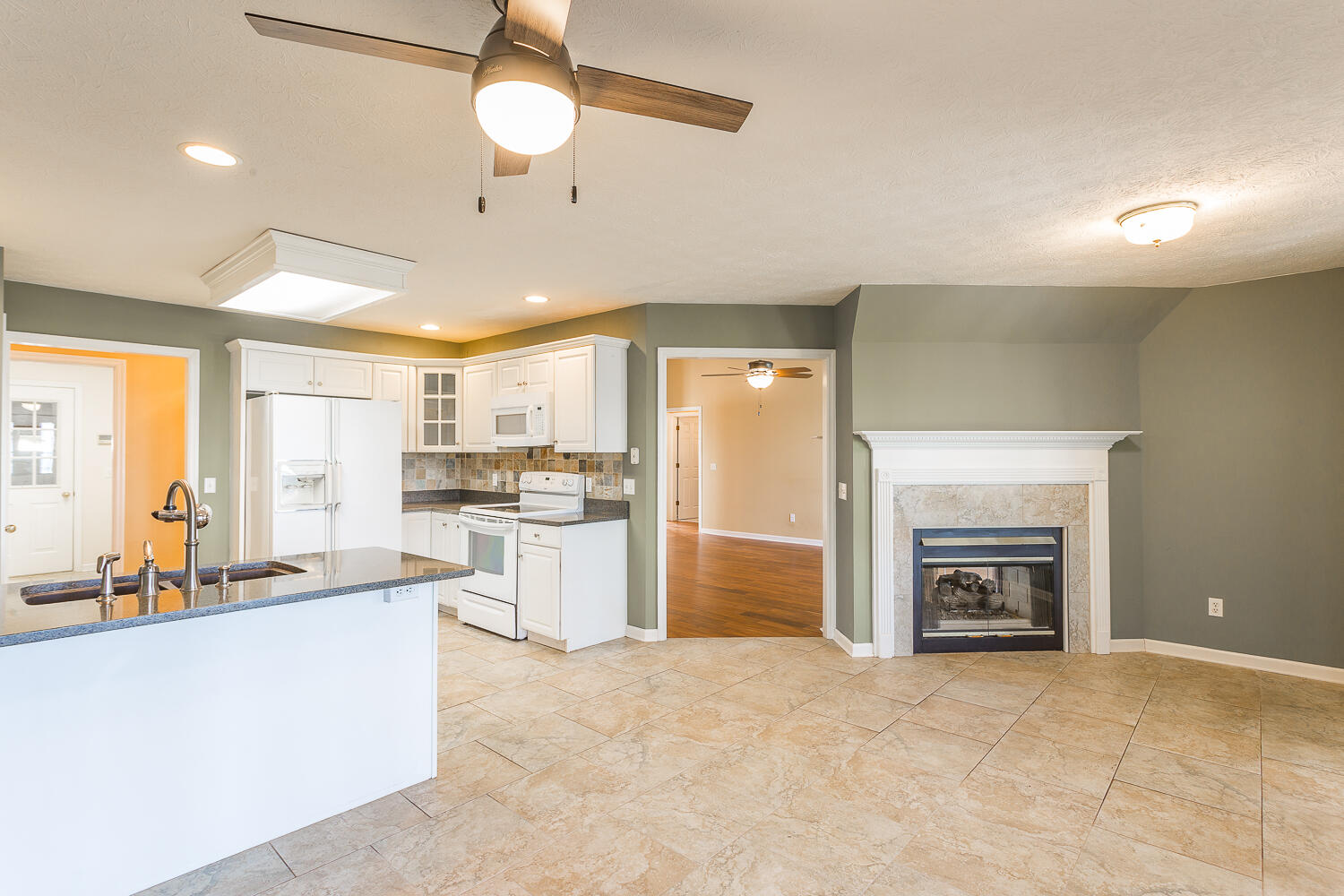 4011 Brock Road Chattanooga, TN 37421 - Photo 7 of 38 lovely area to cook and entertain