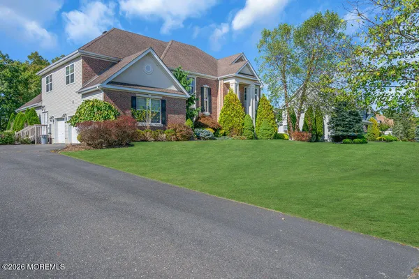 $1,549,000 | 10 Meadow Run Court, Jackson, NJ 08527