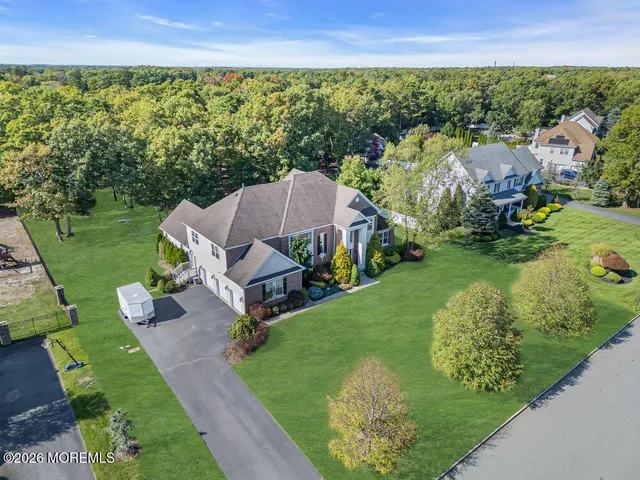 $1,549,000 | 10 Meadow Run Court, Jackson, NJ 08527