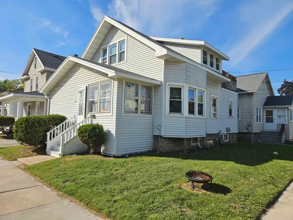 $169,000 | 302 West Lincoln Avenue, Oshkosh, WI 54901