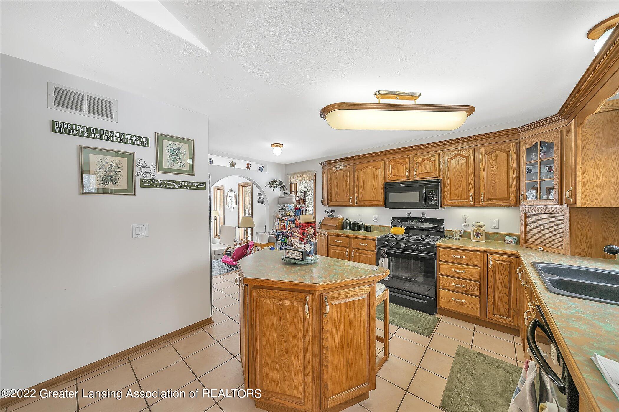 4515 South Williams Road Stockbridge, MI 49285 - Photo 18 of 62 Kitchen
