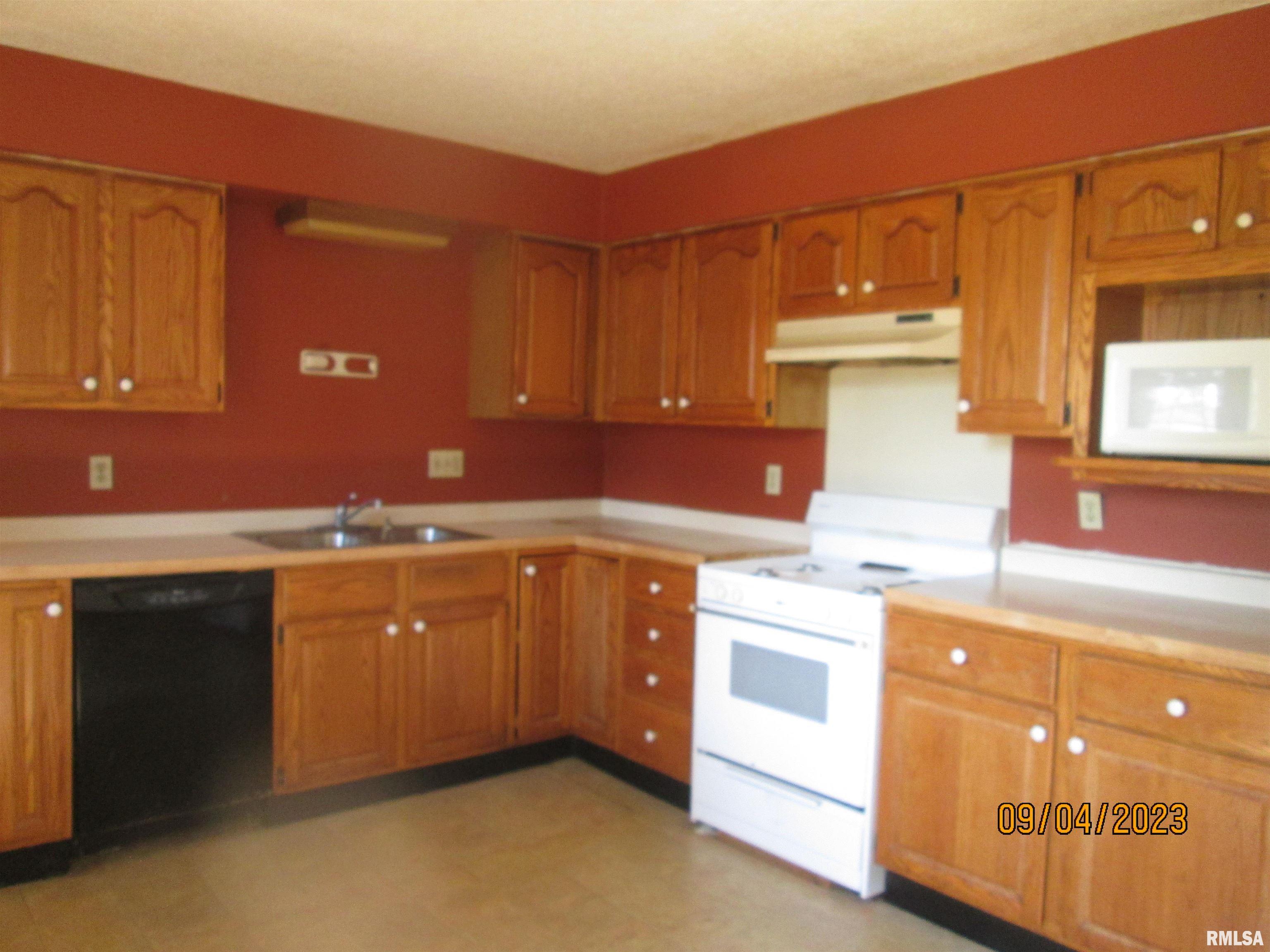 1706 Pike Road Savanna, IL 61074 - Photo 5 of 19 Gallery Image 5