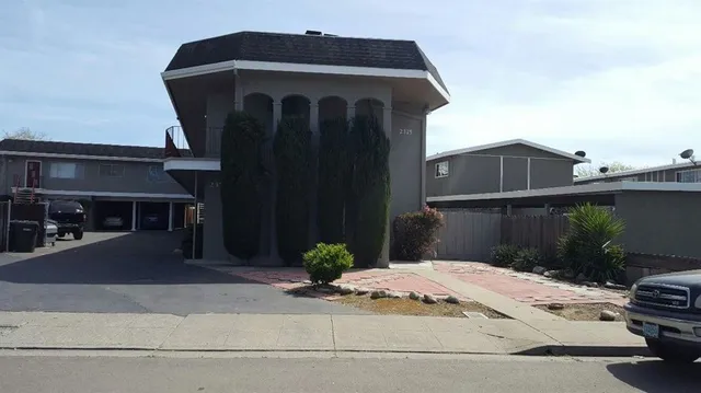 $2,195 | 2375 Chestnut Street, Livermore, CA 94551