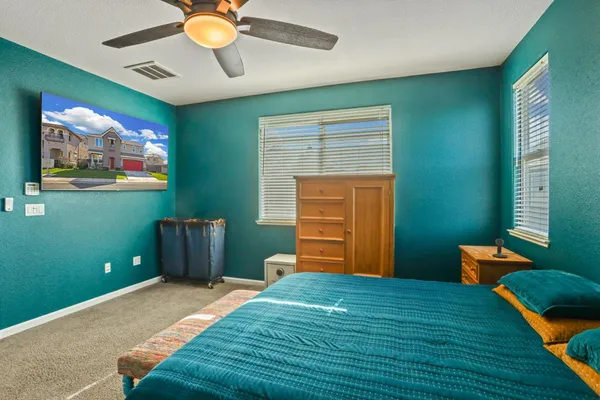 a view of a livingroom with a workspace