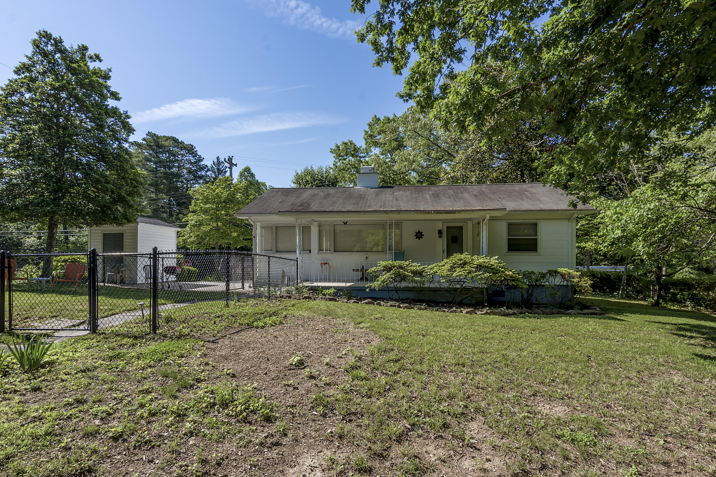 106 Outer Drive Oak Ridge, TN 37830 - Photo 14 of 17 Backyard