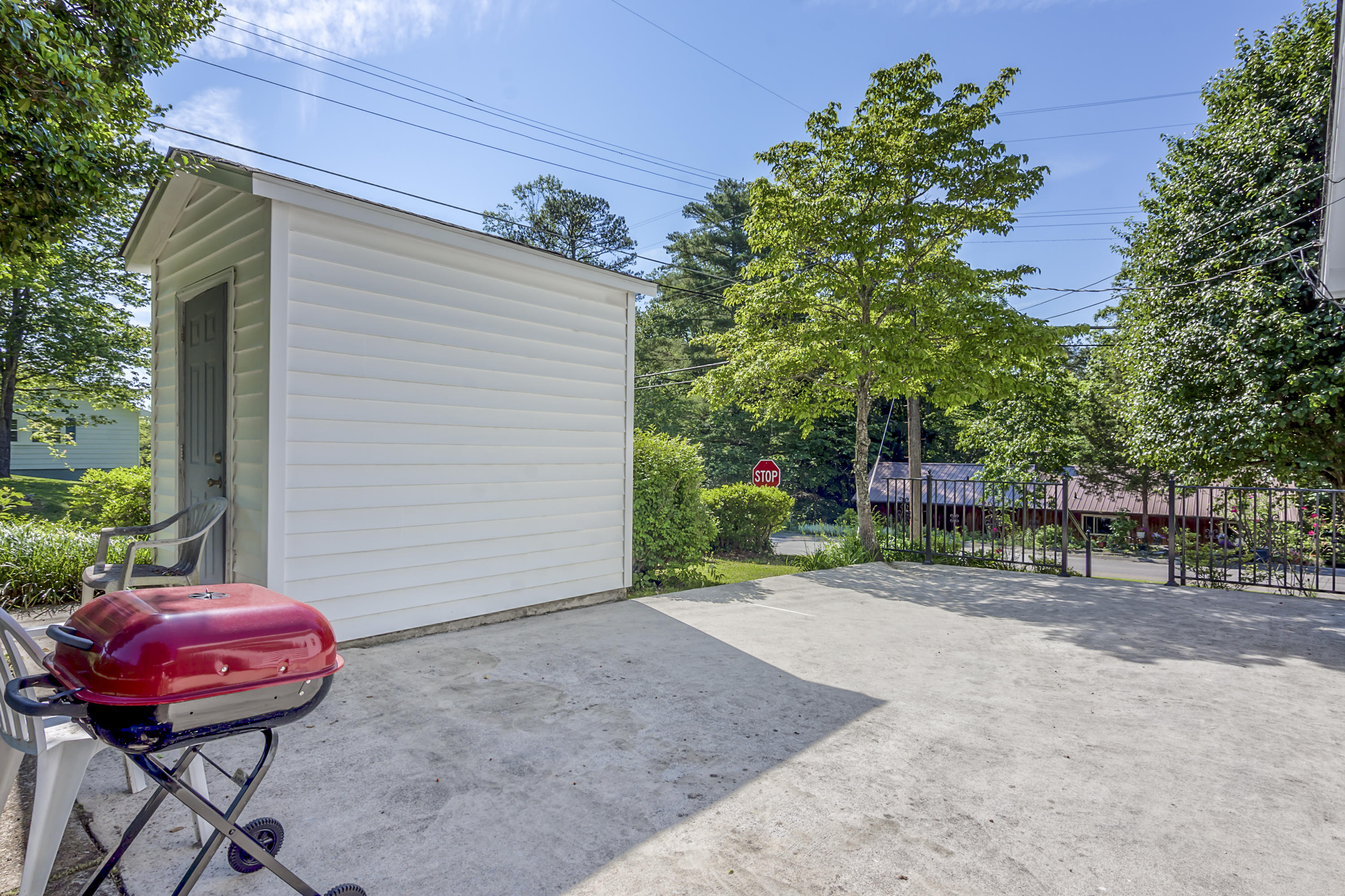 106 Outer Drive Oak Ridge, TN 37830 - Photo 17 of 17 Patio/Storage building