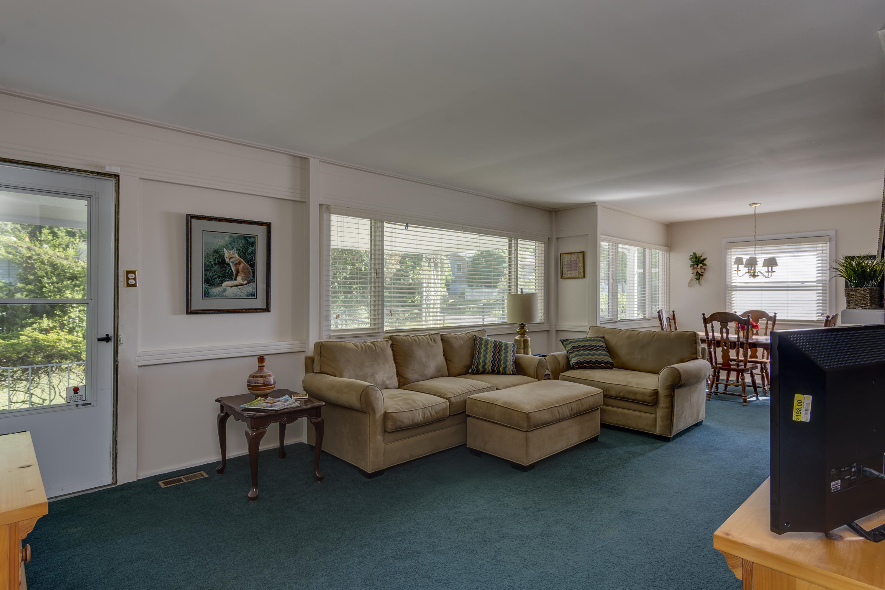 106 Outer Drive Oak Ridge, TN 37830 - Photo 4 of 17 Living Room