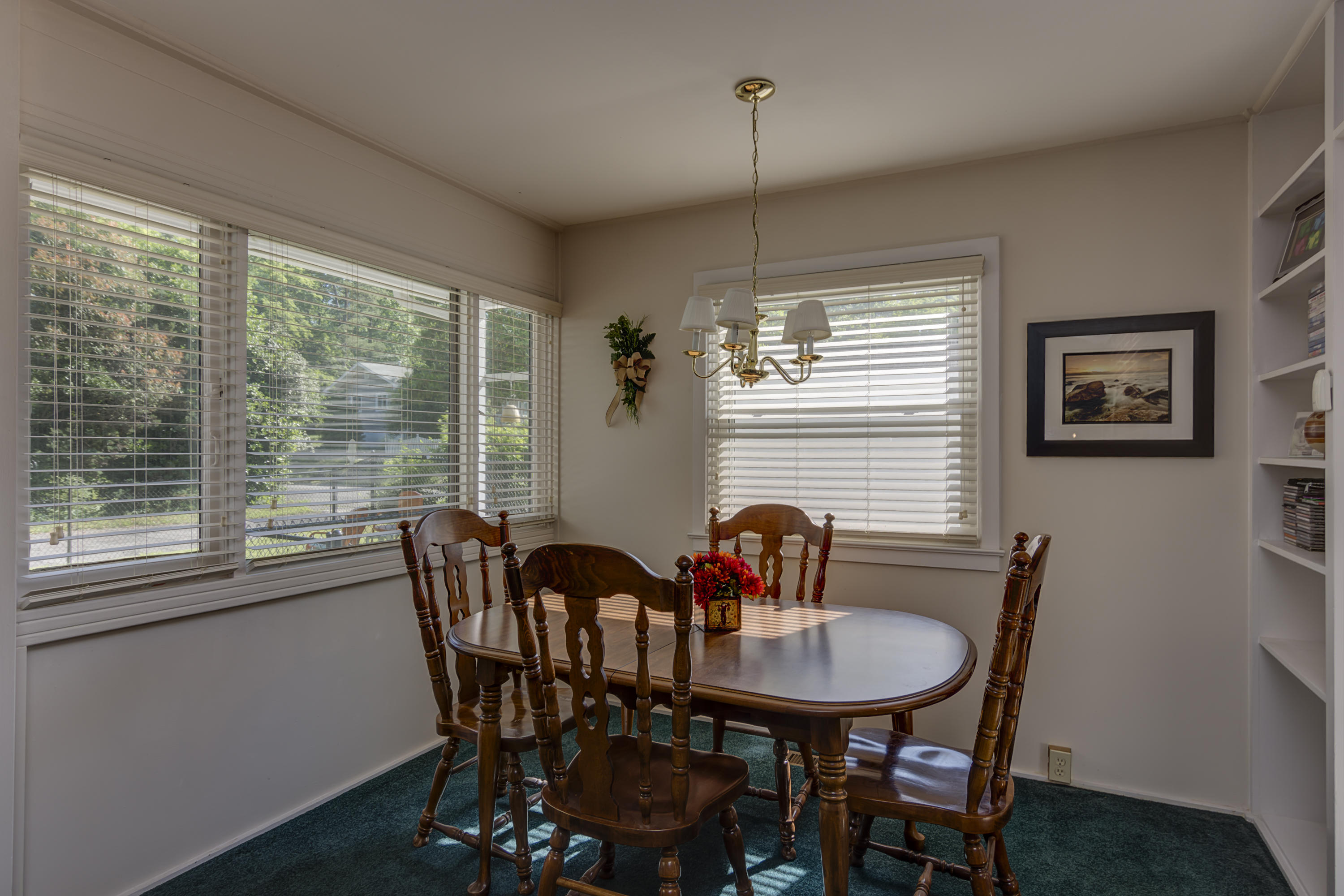 106 Outer Drive Oak Ridge, TN 37830 - Photo 5 of 17 Dining Area