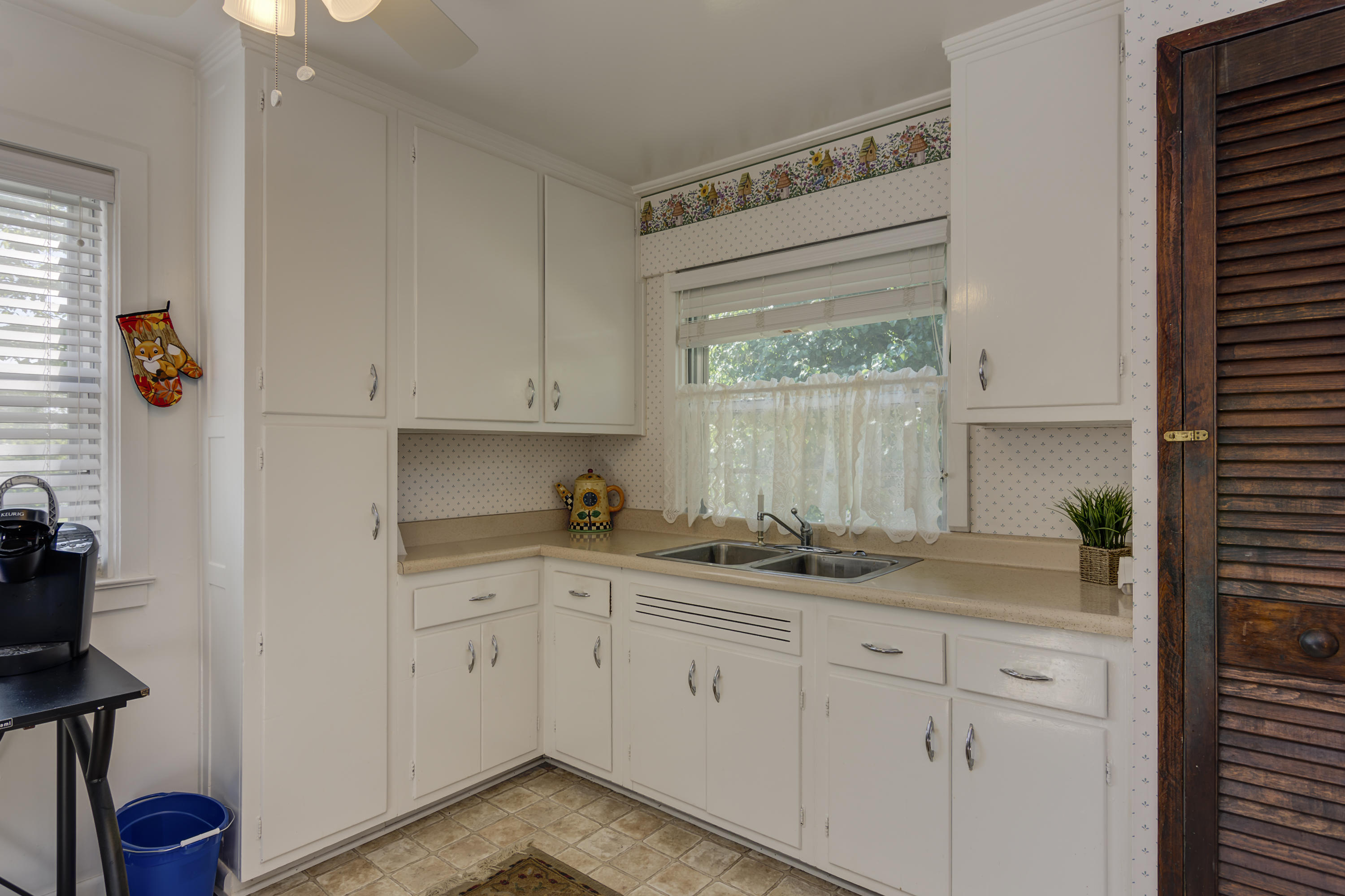 106 Outer Drive Oak Ridge, TN 37830 - Photo 7 of 17 Kitchen