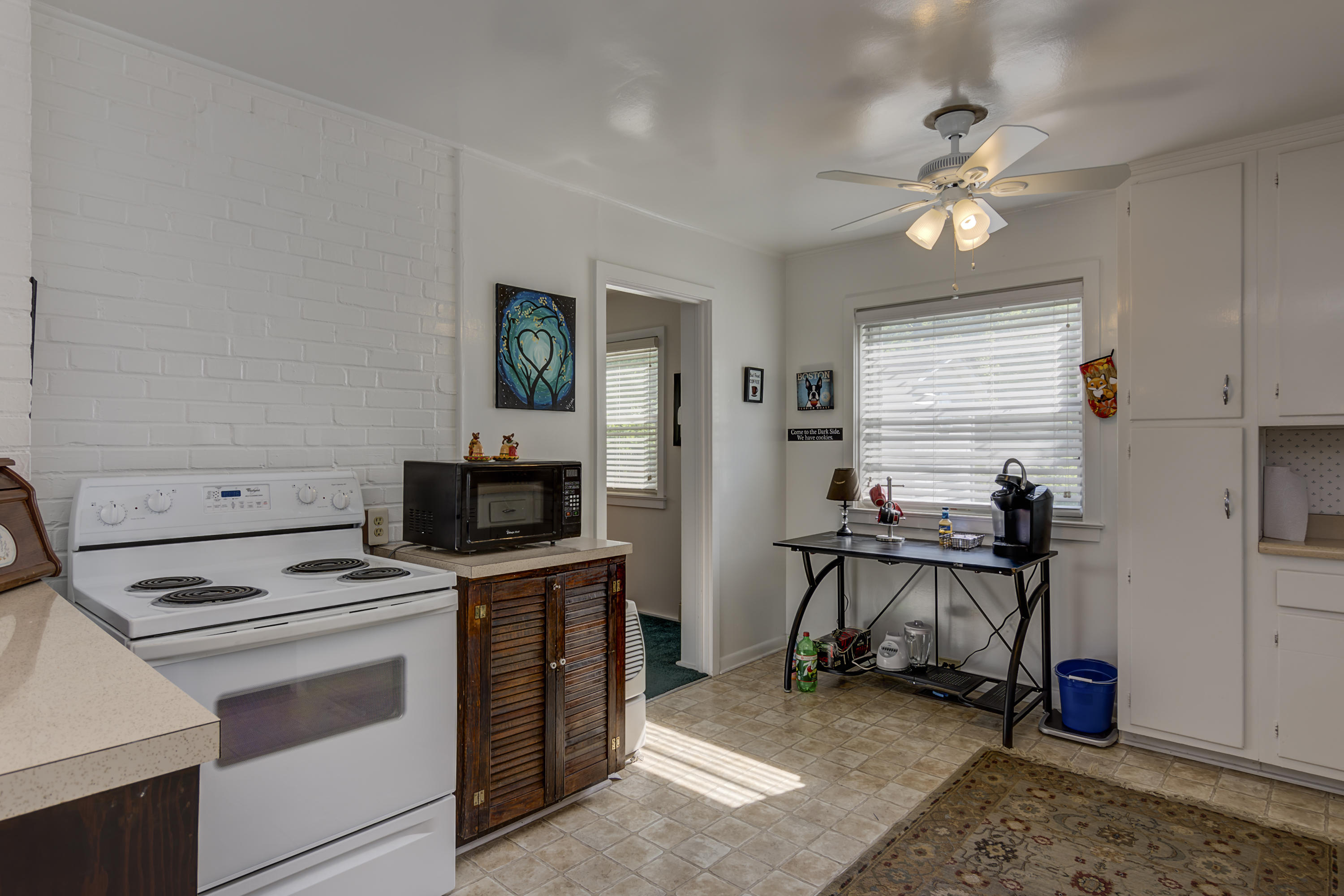 106 Outer Drive Oak Ridge, TN 37830 - Photo 8 of 17 Kitchen