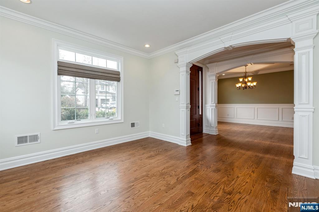 15 Woodland Road Cresskill, NJ 07626 - Photo 8 of 34