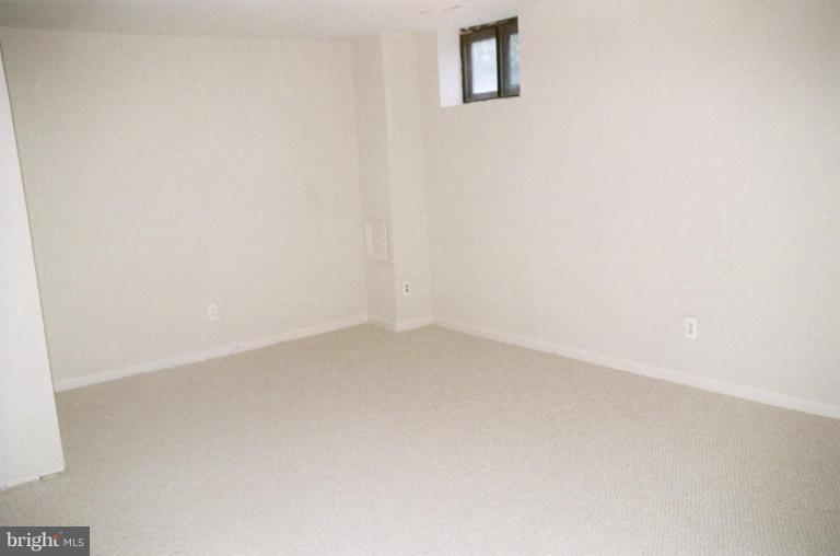 6351 Rockshire Street Alexandria, VA 22315 - Photo 9 of 11 Brand new Berber.