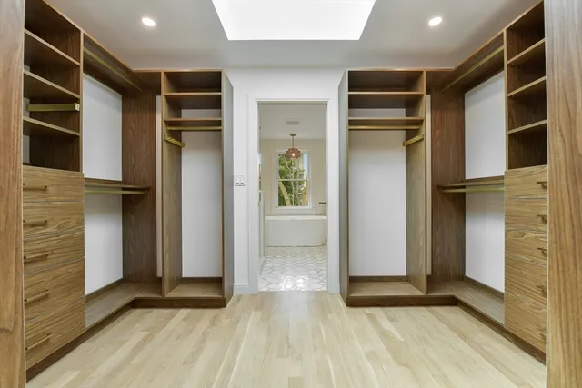 a view of an entryway of the house