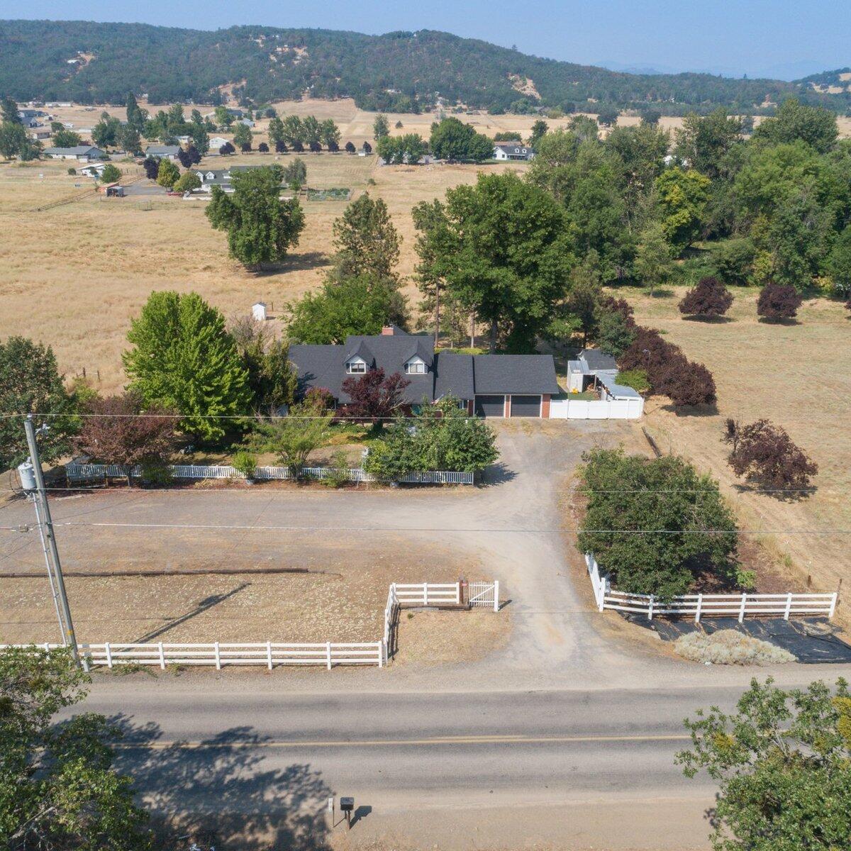 6175 Tolo Road Central Point, OR 97502 - Photo 38 of 40 38