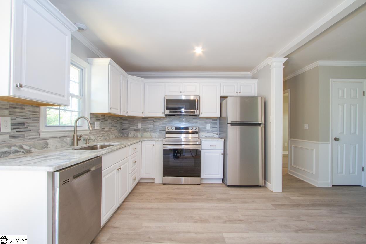 2402 Old Williamston Road Anderson, SC 29621 - Photo 4 of 30