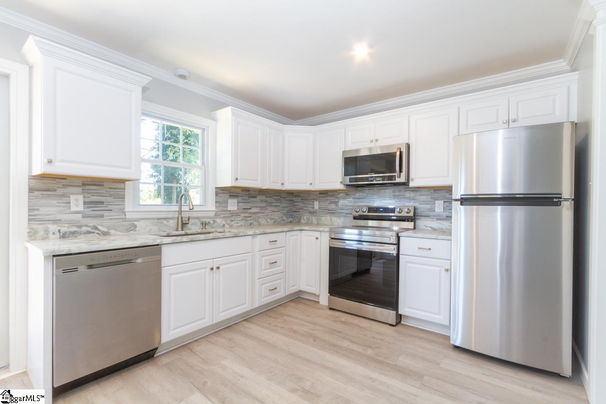 2402 Old Williamston Road Anderson, SC 29621 - Photo 5 of 30