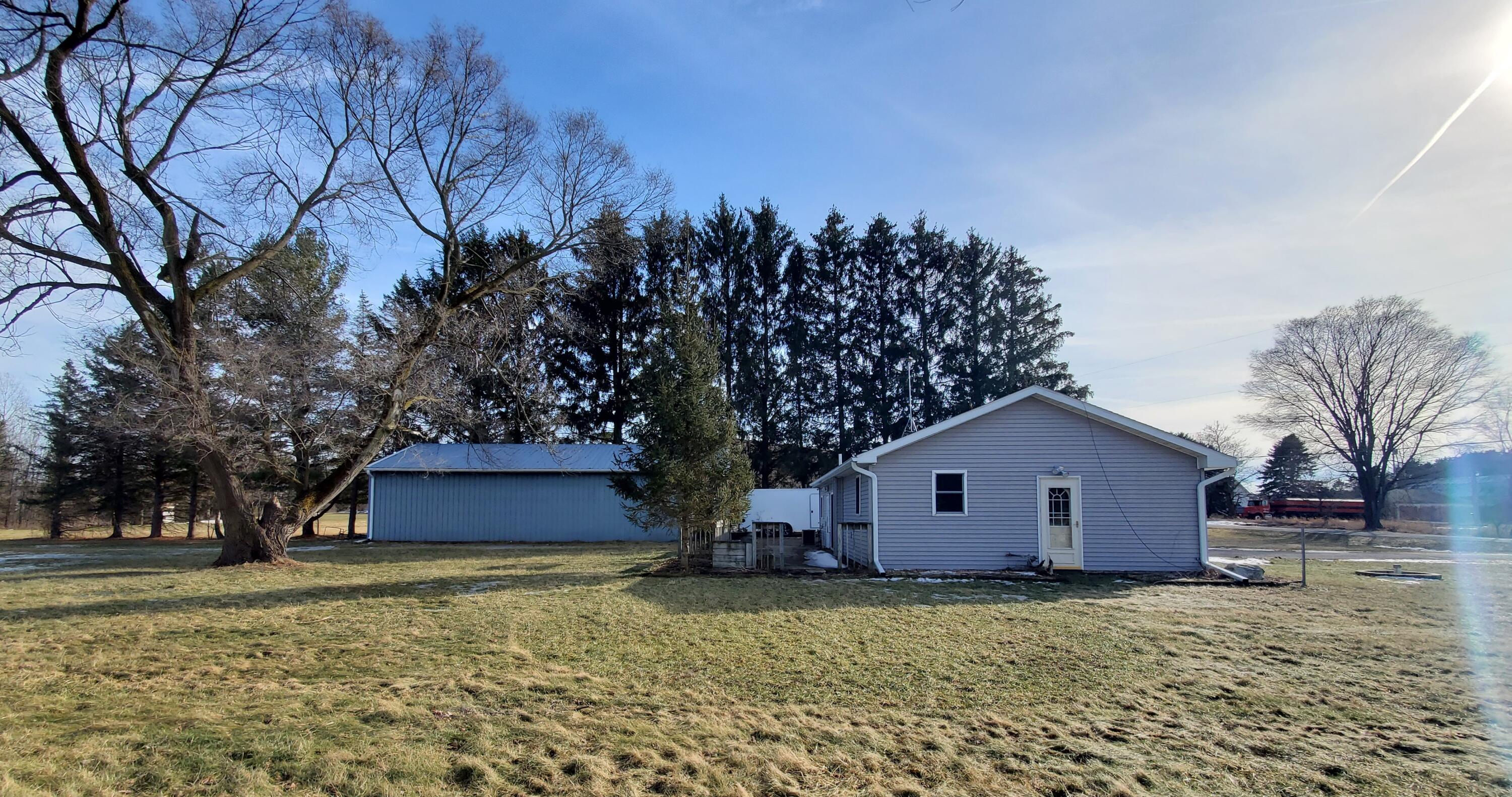 2939 South Grow Road Sidney, MI 48885 - Photo 3 of 22 Side