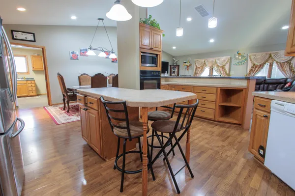 $299,000 | 514 Quail Nest Road, Winfield, KS 67156