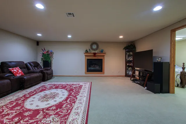 $299,000 | 514 Quail Nest Road, Winfield, KS 67156