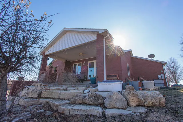 $299,000 | 514 Quail Nest Road, Winfield, KS 67156