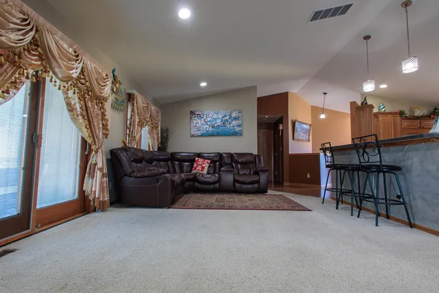 $299,000 | 514 Quail Nest Road, Winfield, KS 67156