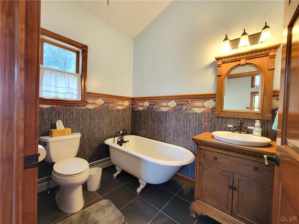 5167 Springmill Road Whitehall, PA 18052 - Photo 13 of 42 Gallery Image 13