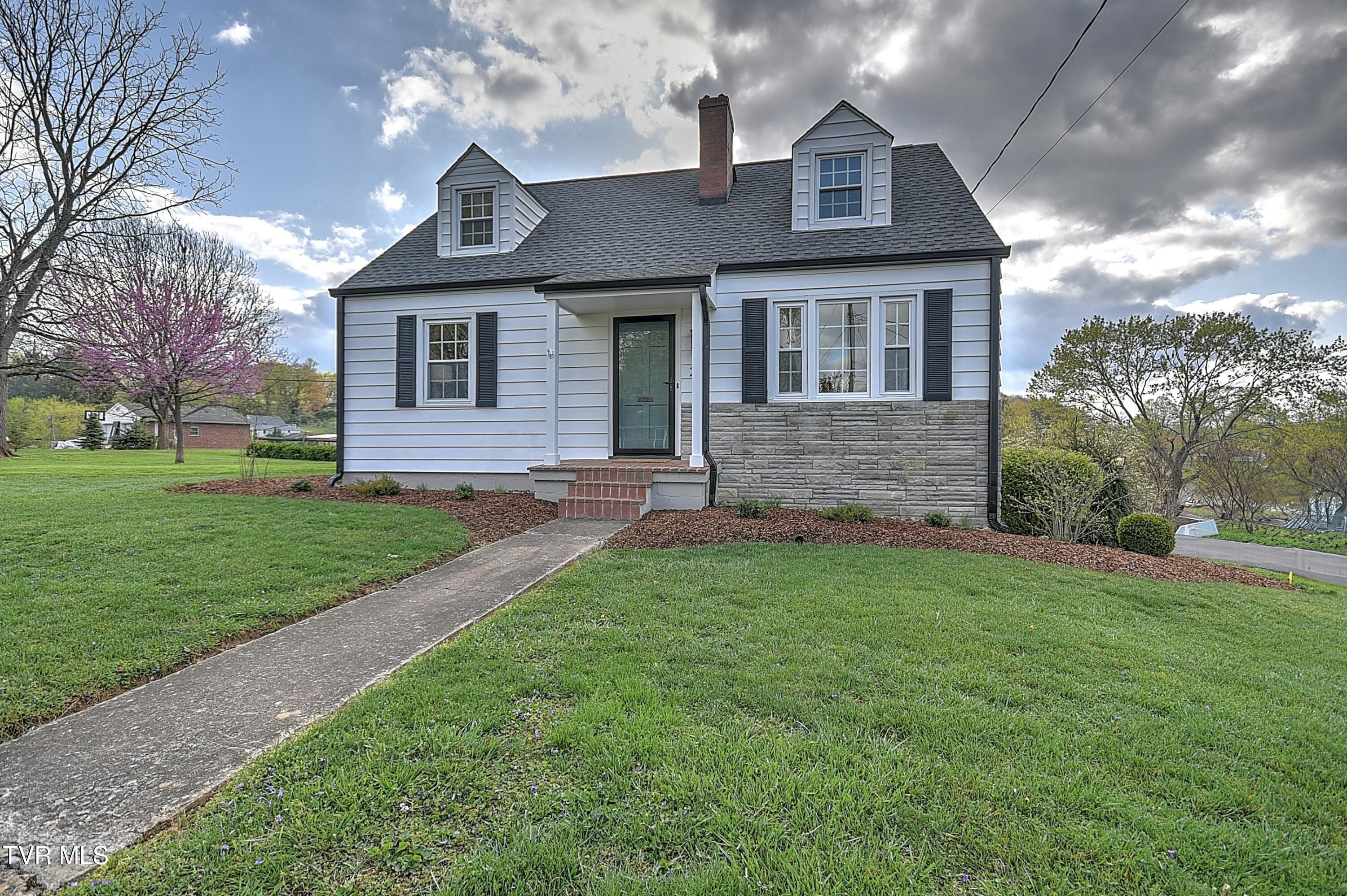277 Sherwood Road Bristol, VA 24201 - Photo 3 of 70 tempImageWm9RWg
