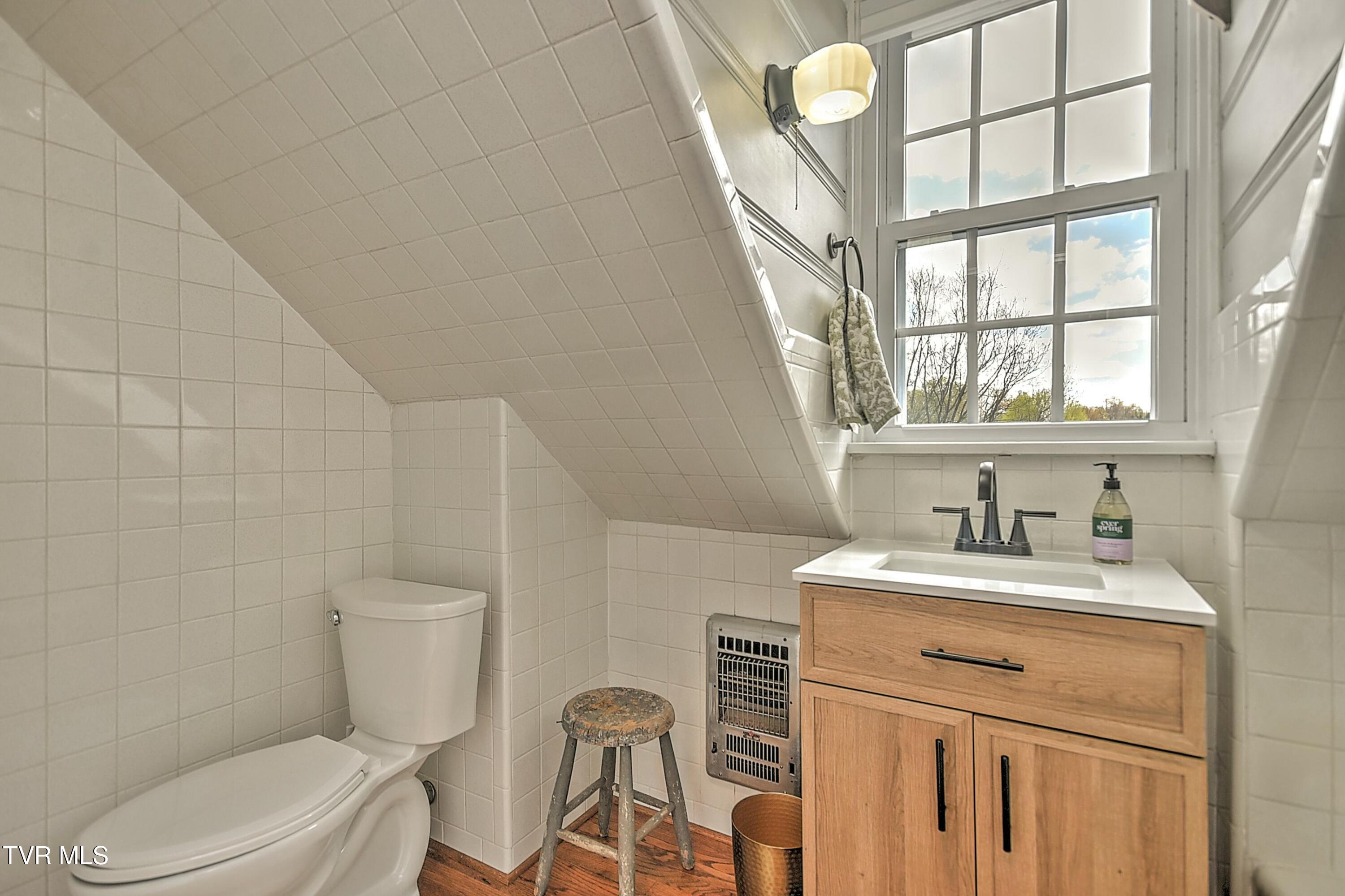 277 Sherwood Road Bristol, VA 24201 - Photo 36 of 70 tempImage1w2hUx