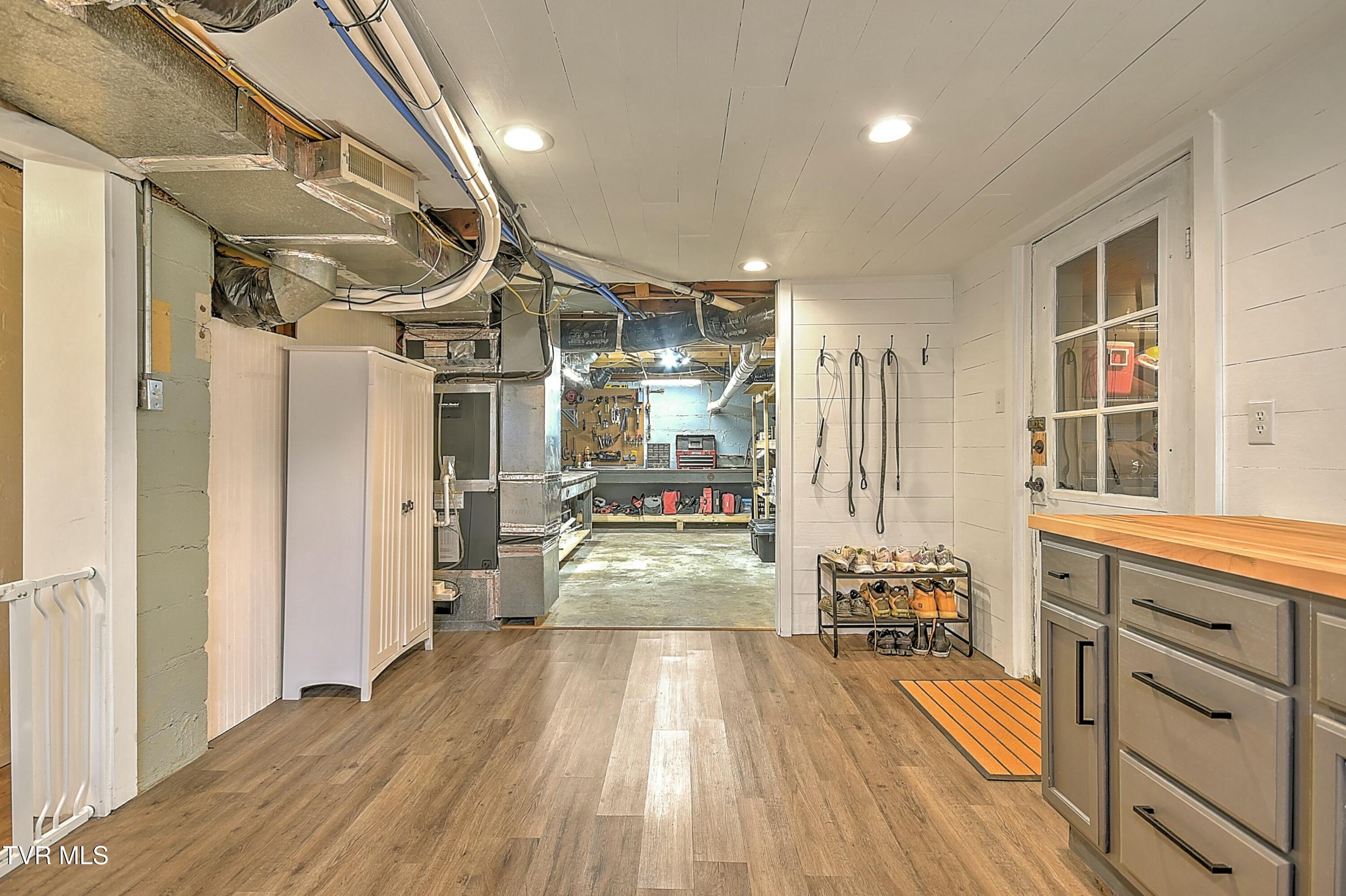 277 Sherwood Road Bristol, VA 24201 - Photo 50 of 70 tempImage84RxJu