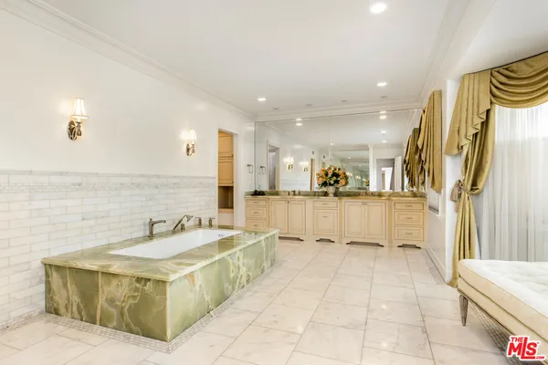 $68,000 | 709 North Maple Drive, Beverly Hills, CA 90210